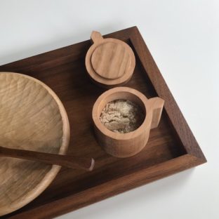 チェリーの鋸目の調味料入れ　スパイス　砂糖壺　シュガーポット　蓋物