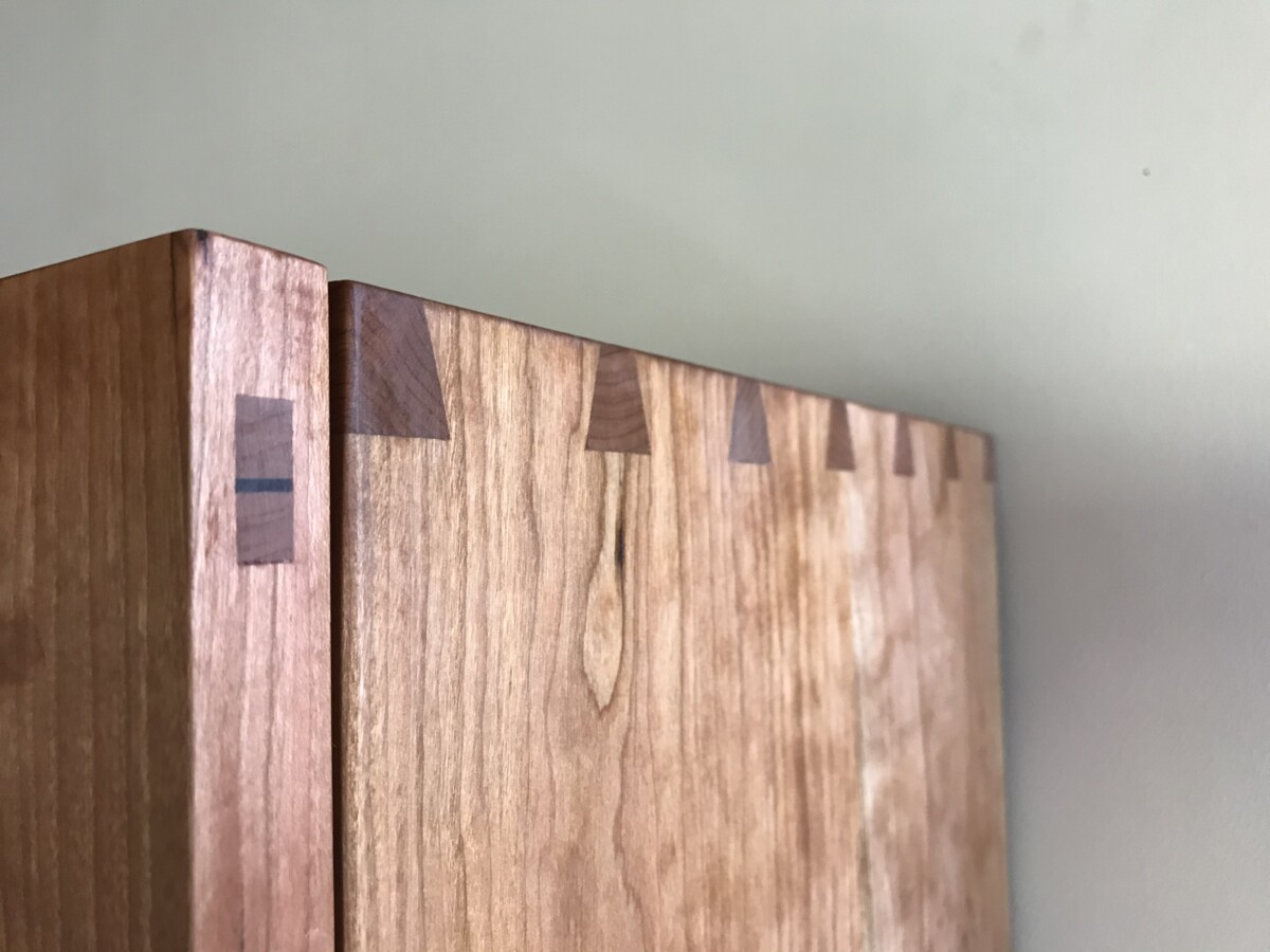 チェリーの両開き扉付きの本棚 | WOOD STUDIO KUZE'S