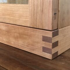 両開き扉の本棚　台輪（台座）の制作