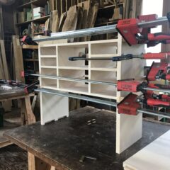 メープルのワークデスクのオーダー制作　袖机の本組みから調整