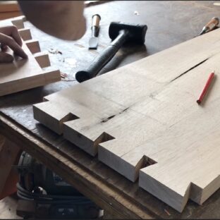 キッチンボードの制作　製材、板矧ぎ、加工、組み立